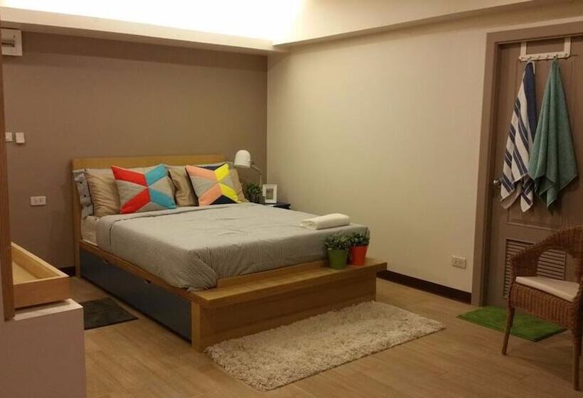 ホテル Woodroof Residence Rangsit