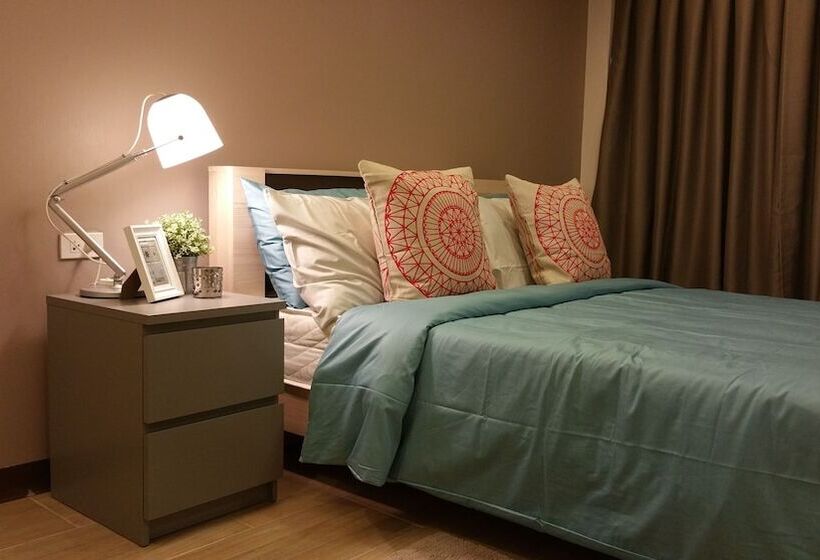 ホテル Woodroof Residence Rangsit