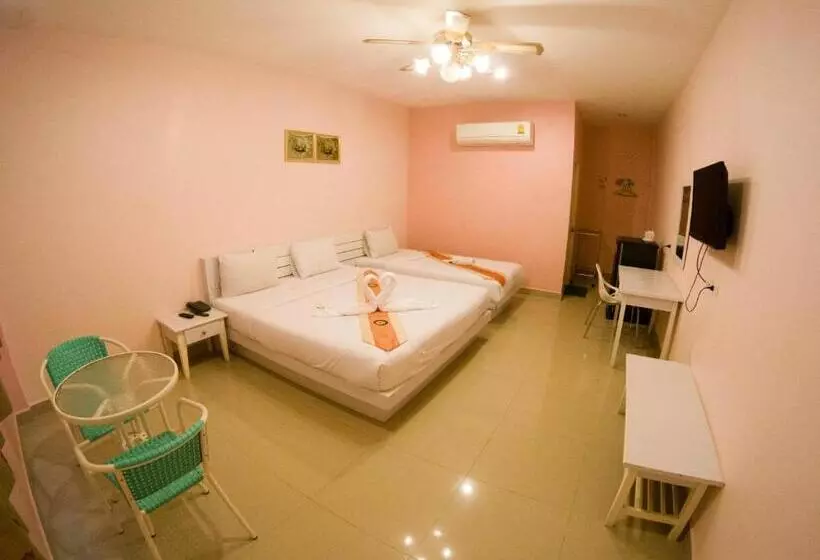 Retkeilymaja Holland Resort Phuket