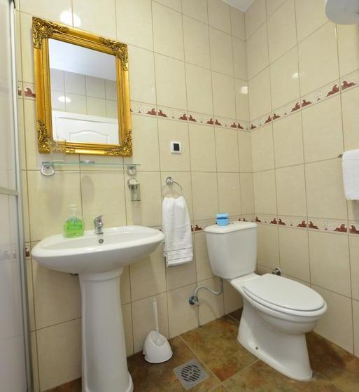 تختخواب و صبحانه Rooms Antique & Art Store