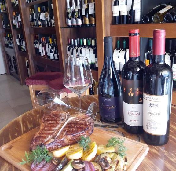 تختخواب و صبحانه Rooms Antique & Art Store