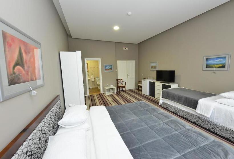 تختخواب و صبحانه Rooms Antique & Art Store