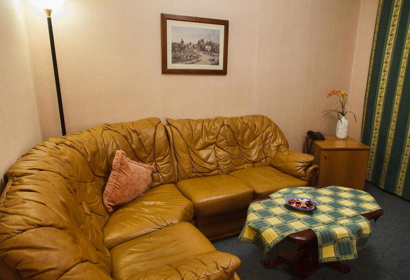 בית מלון כפרי Equator