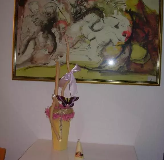 Hostel 021