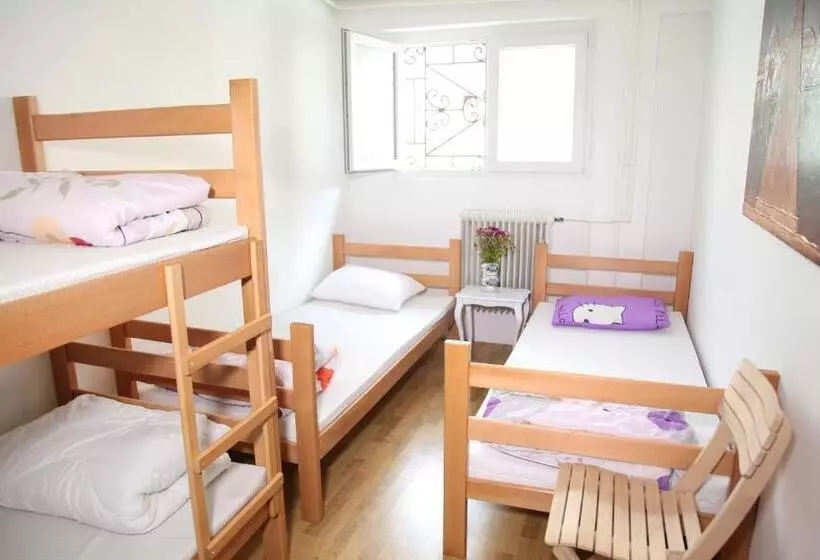 Hostel Jellostone