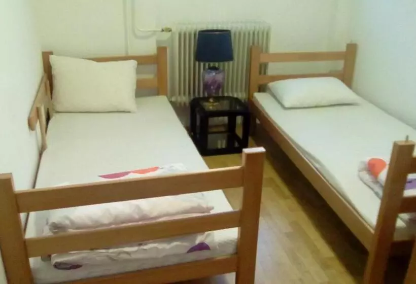 Hostel Jellostone