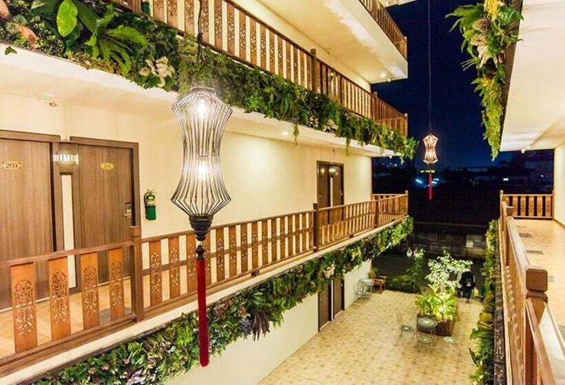 Отель B2 Airport Boutique & Budget