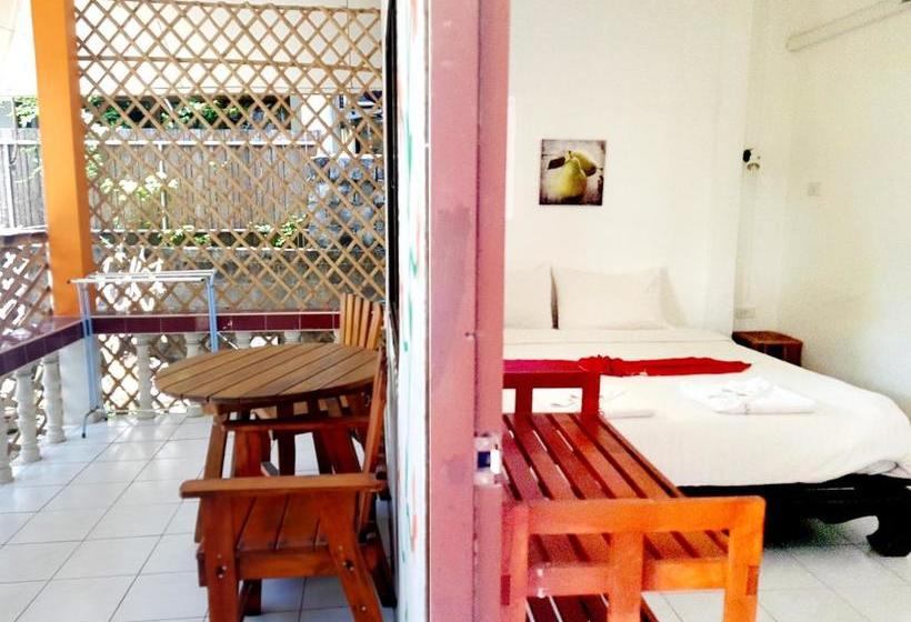 فندق Deng S Kamala Beach Guesthouse