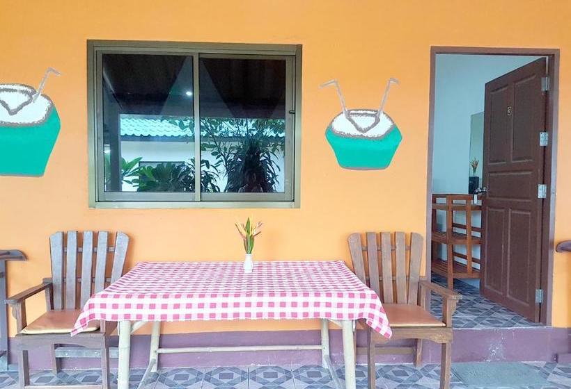 فندق Deng S Kamala Beach Guesthouse