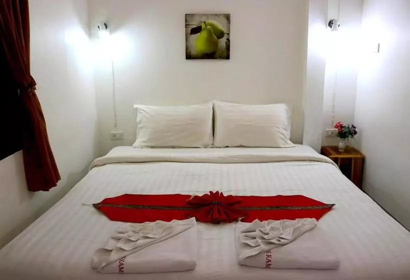 هتل Deng S Kamala Beach Guesthouse