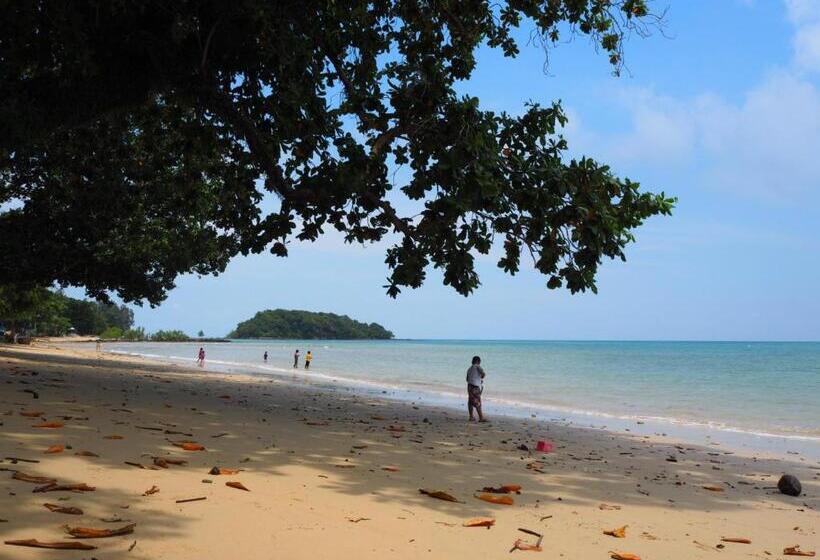 Isle Beach Resort Krabi Sha