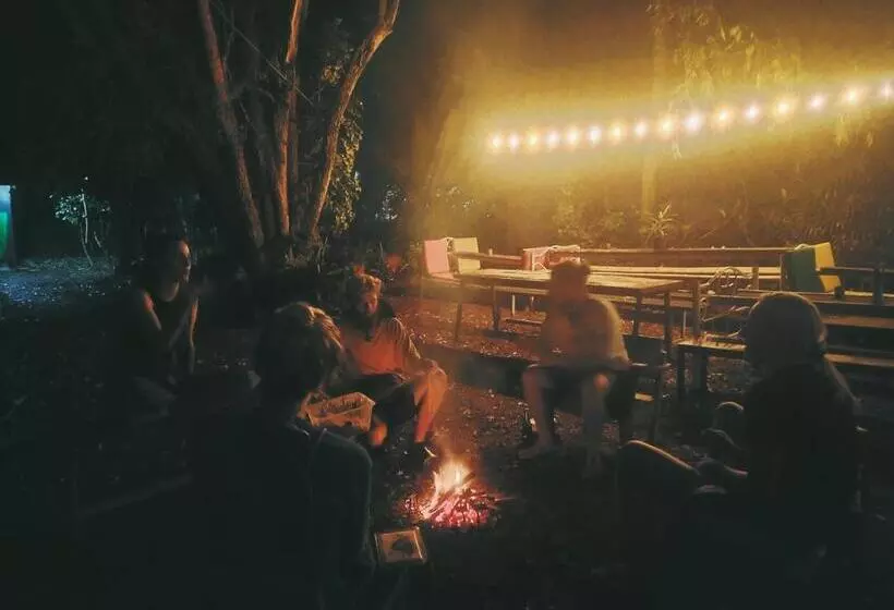 Moov Inn Garden Hostel