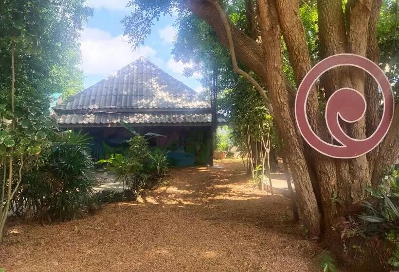 Moov Inn Garden Hostel