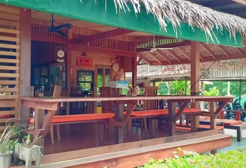 Suntisook Resort