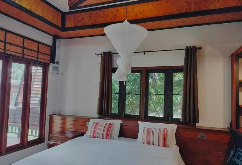 Suntisook Resort