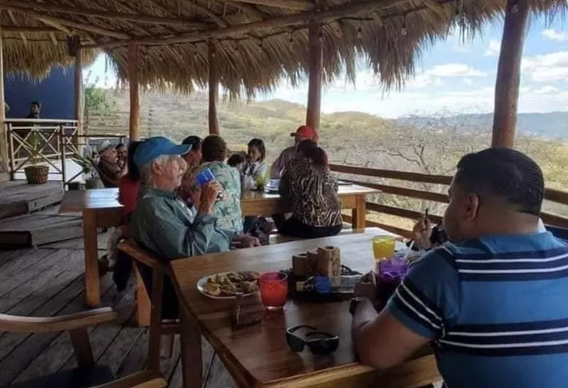 هتل H & R Ranch Resort