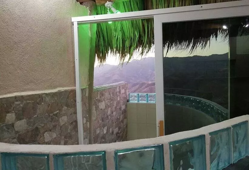 هتل H & R Ranch Resort