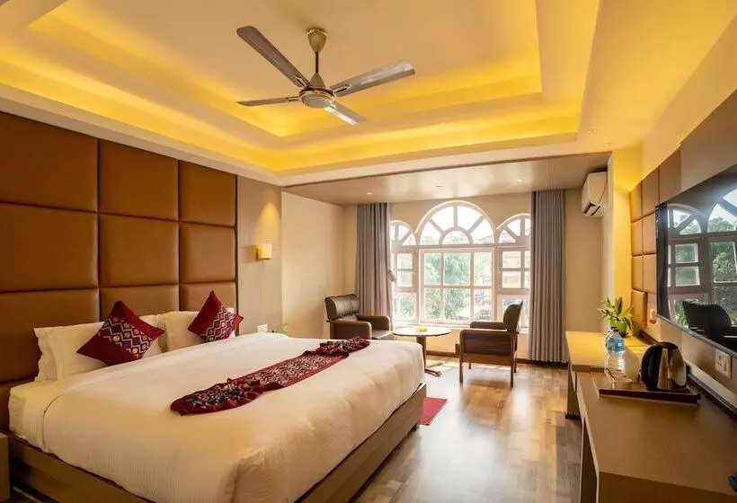 هتل Avocado And Orchid Resort