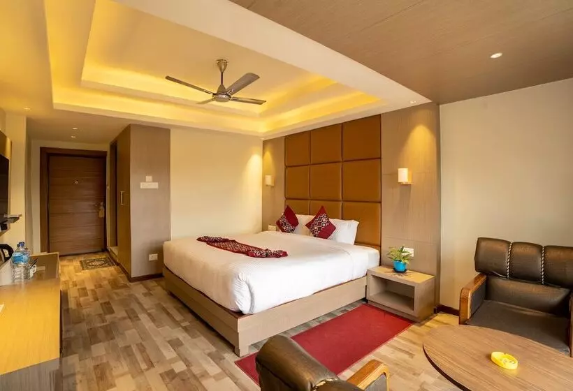 هتل Avocado And Orchid Resort