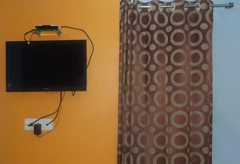 Iroomz Hotel Shree Krishna Palace