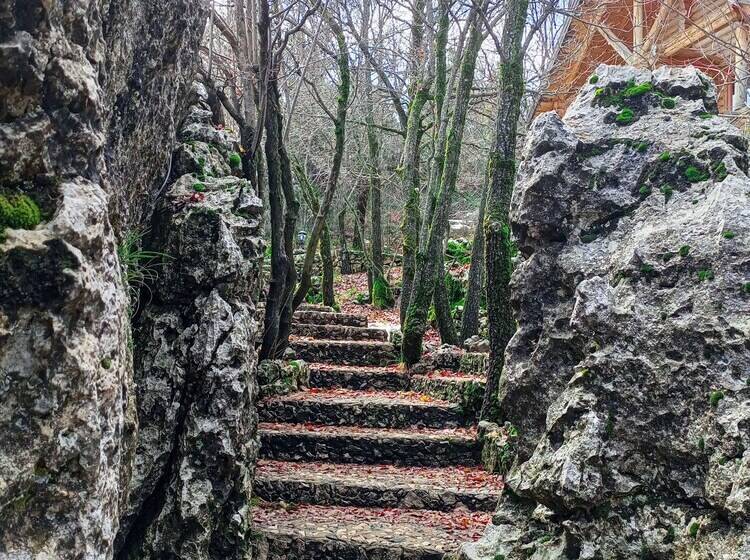 Wood Hills Hotel & Resort