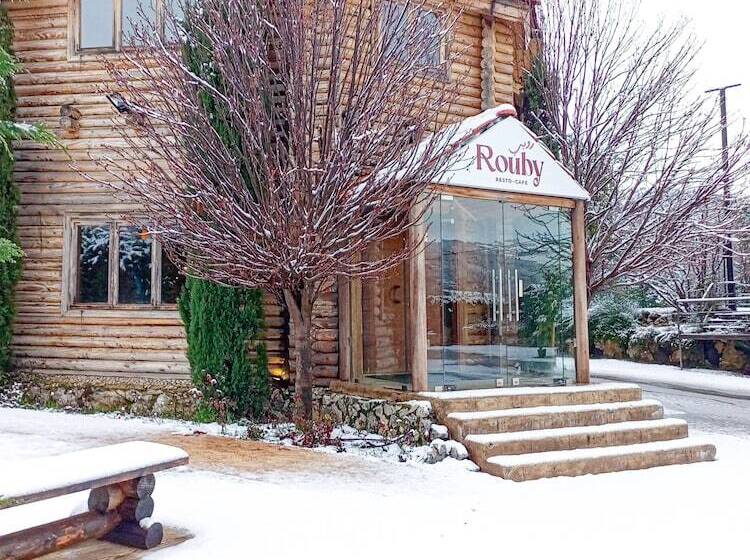 Wood Hills Hotel & Resort