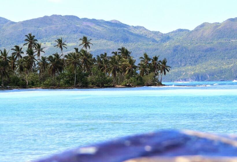 تختخواب و صبحانه El Castillo