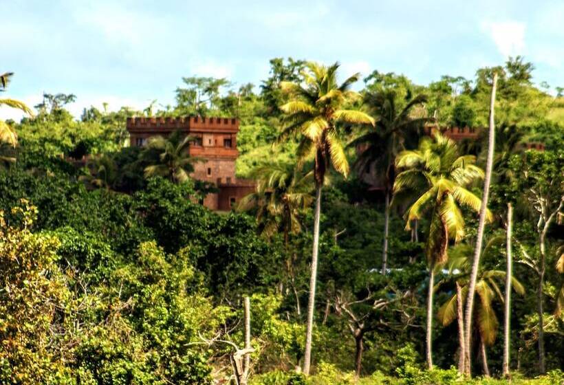 تختخواب و صبحانه El Castillo