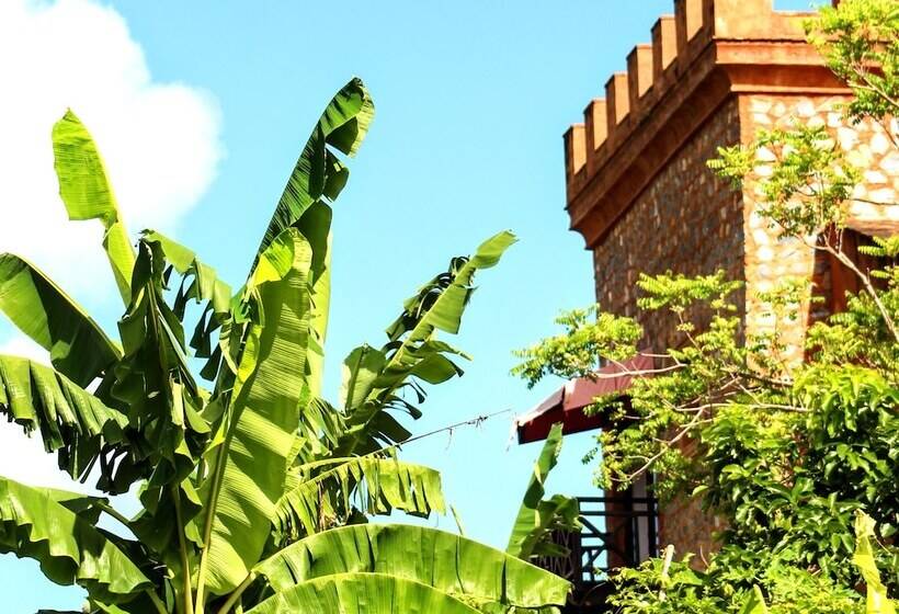 تختخواب و صبحانه El Castillo