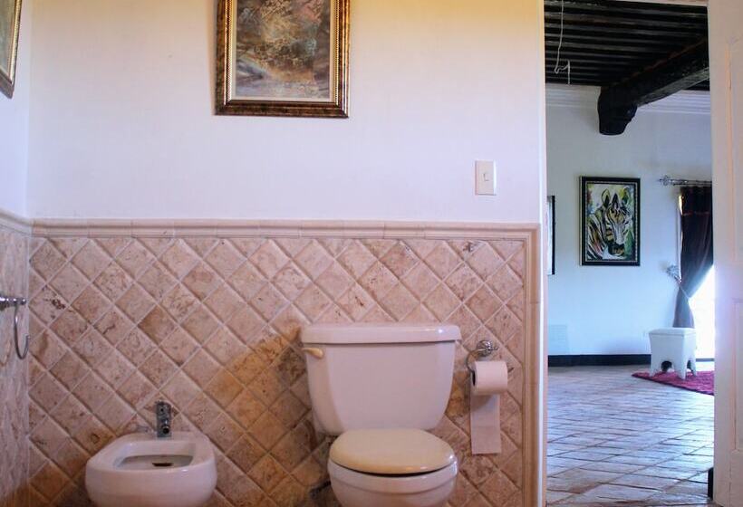 تختخواب و صبحانه El Castillo