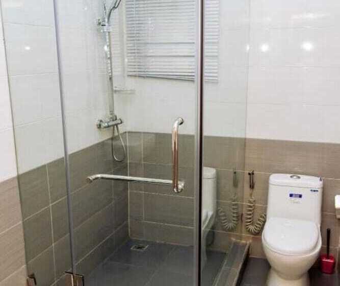 Golden Six Hotel & Restaurant