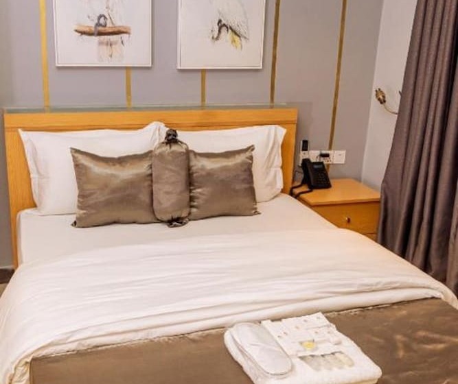 Golden Six Hotel & Restaurant