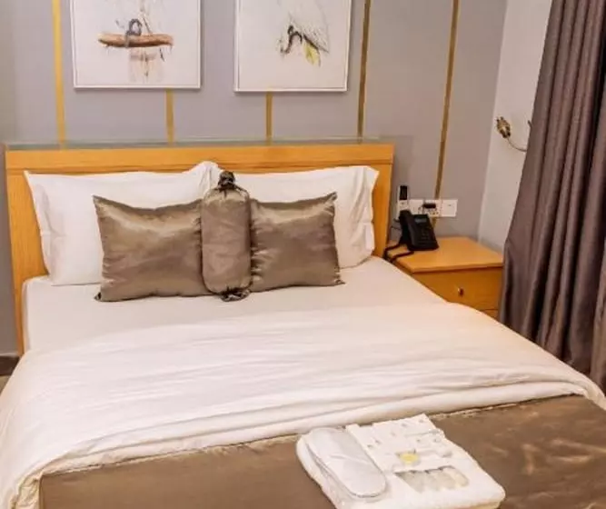 Golden Six Hotel & Restaurant