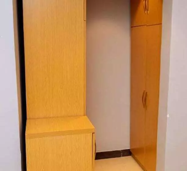 Golden Six Hotel & Restaurant