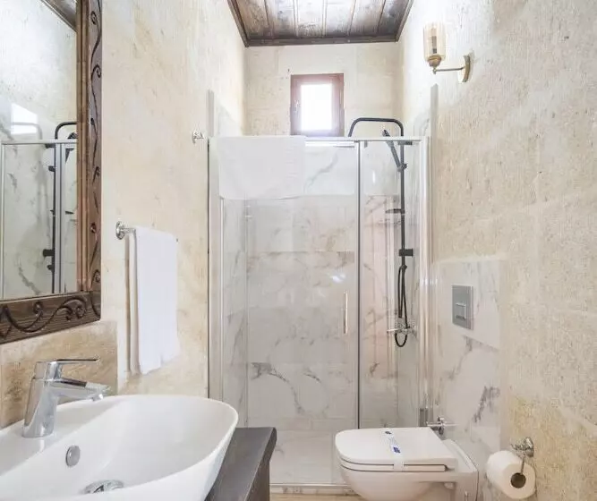 هتل Uzay Cave Suite