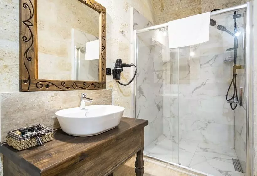 هتل Uzay Cave Suite