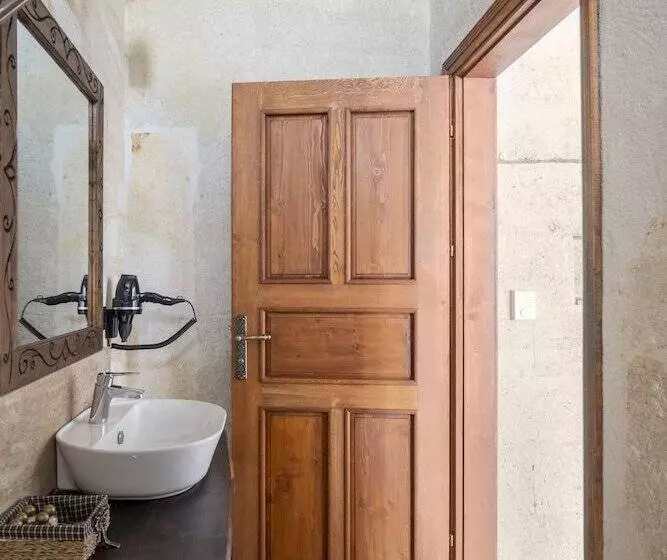 هتل Uzay Cave Suite