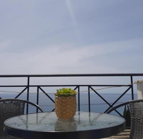 Casa De Blue Studios & Apartments