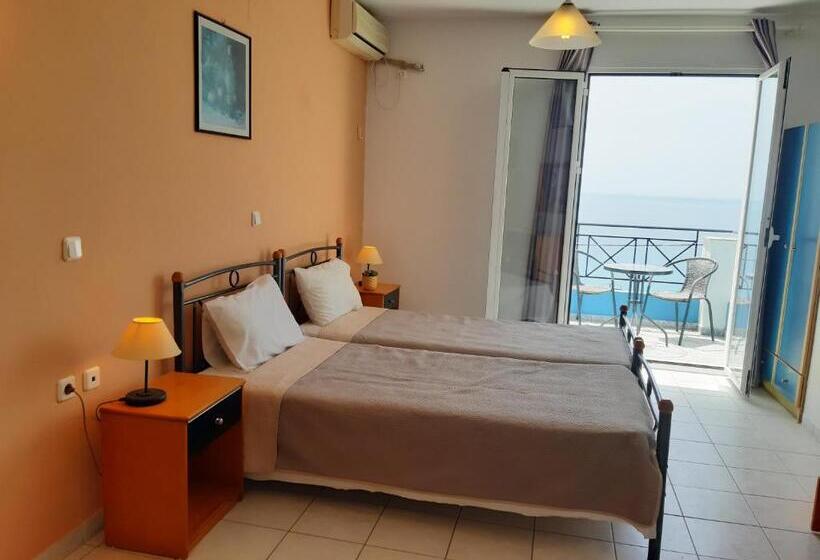 Casa De Blue Studios & Apartments