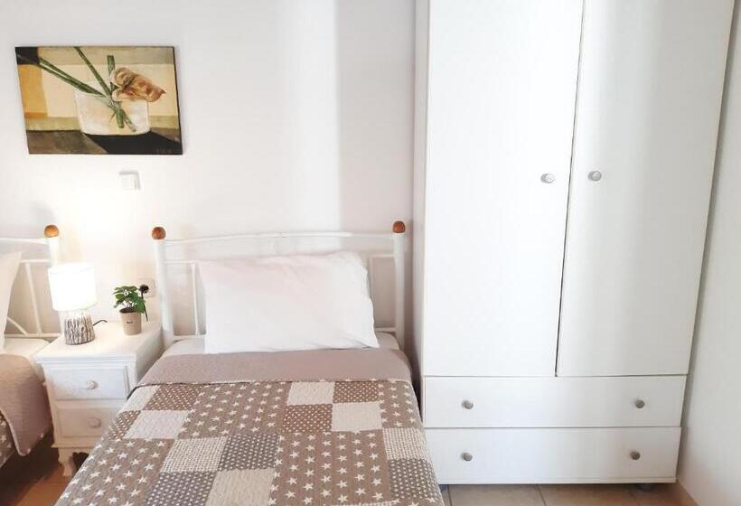 Casa De Blue Studios & Apartments