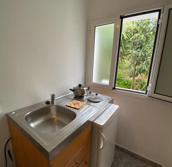 Casa De Blue Studios & Apartments