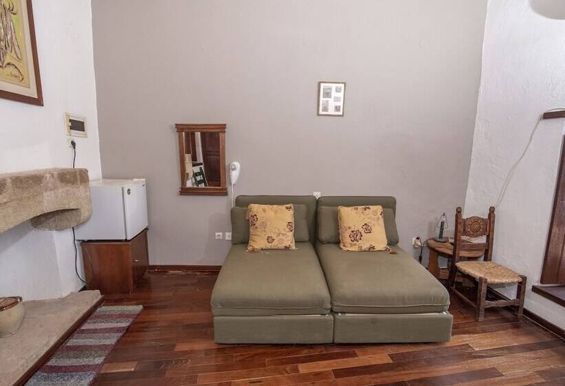 בית מלון כפרי Goulas Traditional Guesthouse