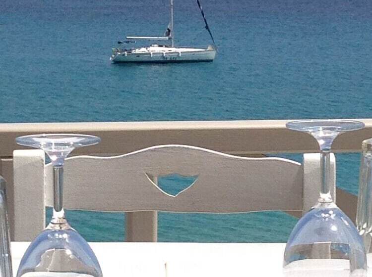 בית מלון כפרי Paros Blue Dolphin