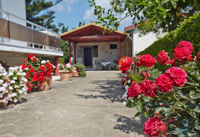 هتل Pettas Apartments