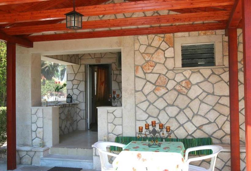 هتل Pettas Apartments