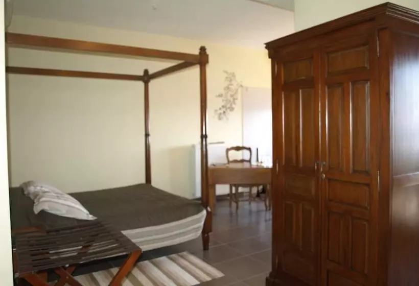 ホテル Porto Mani Suites