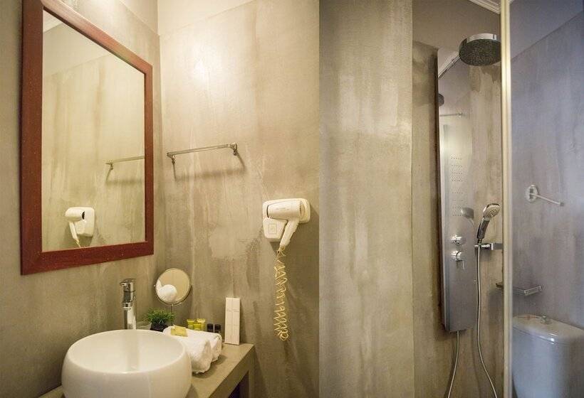 هتل Amymone And Adiandi