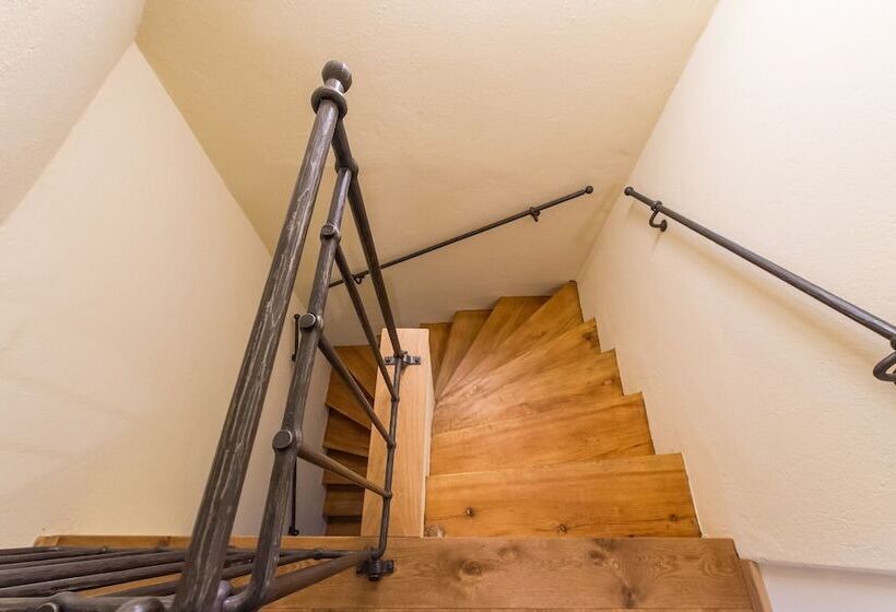 ホテル Pension Alt Straninger