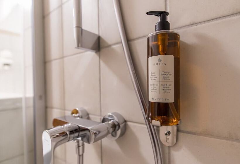 ホテル Pension Alt Straninger