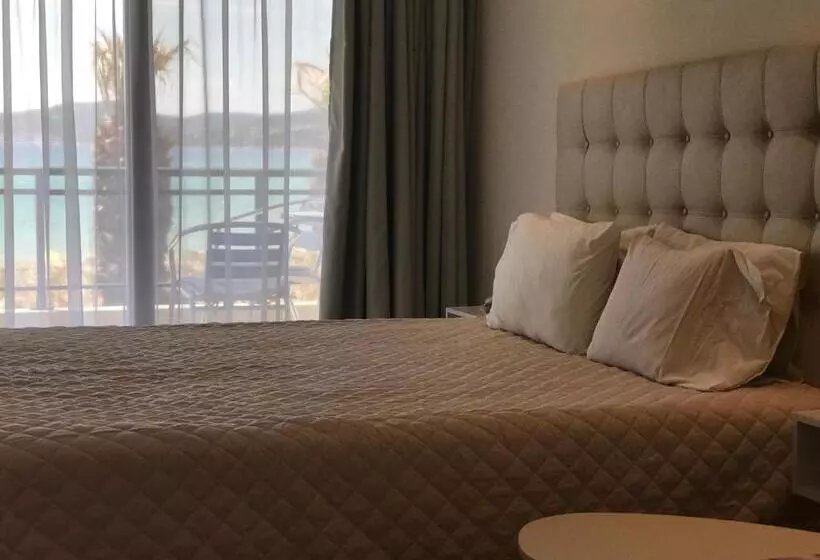 ホテル Porto Palio Beach